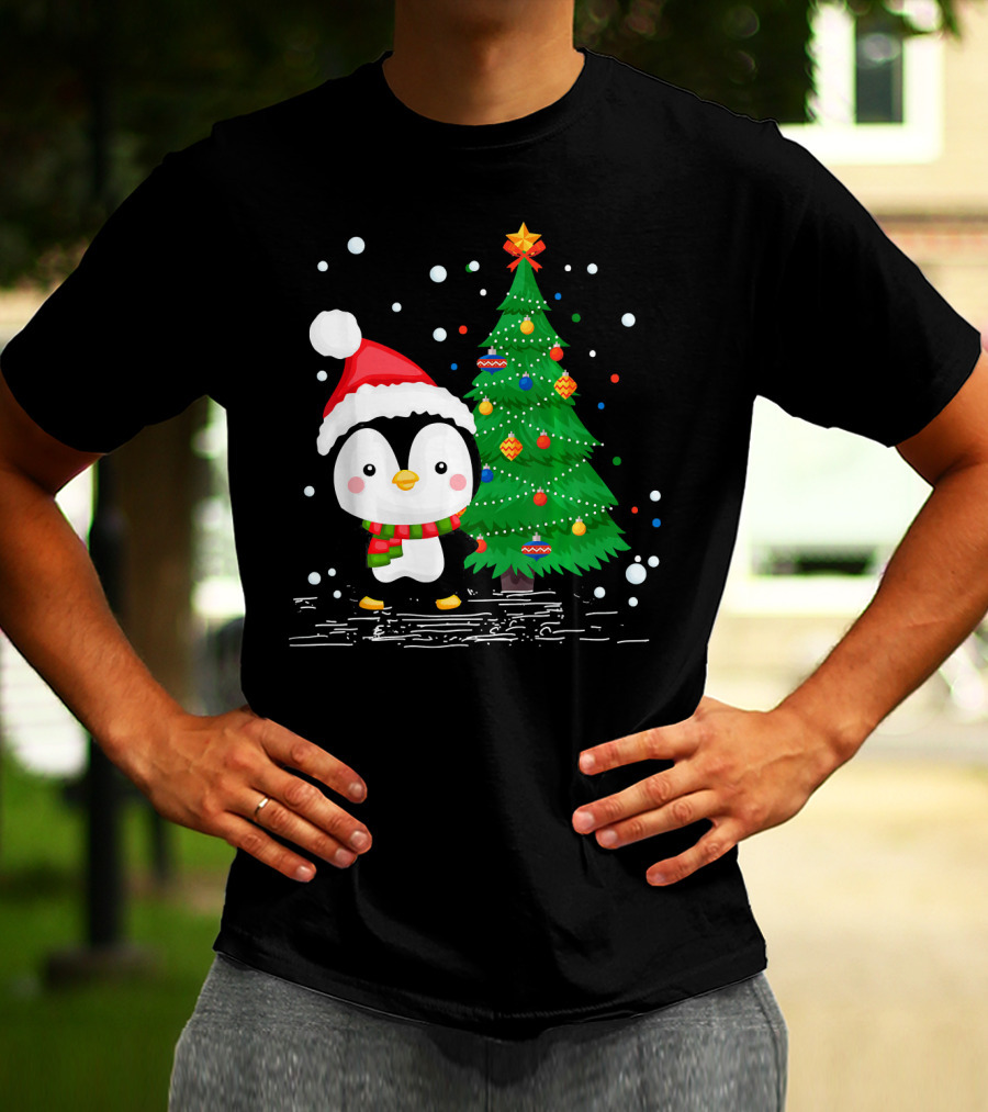 Funny Penguin Lover Santa Hat Christmas Tree Pengu T-Shirt