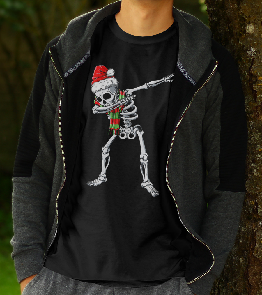 Dabbing Santa Skeleton Christmas Hat And Scarf T-Shirt