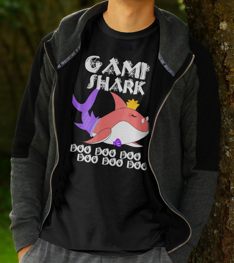 Gami Shark Doo Doo Doo Cute Crowned Shark With Purple Fins T-Shirt