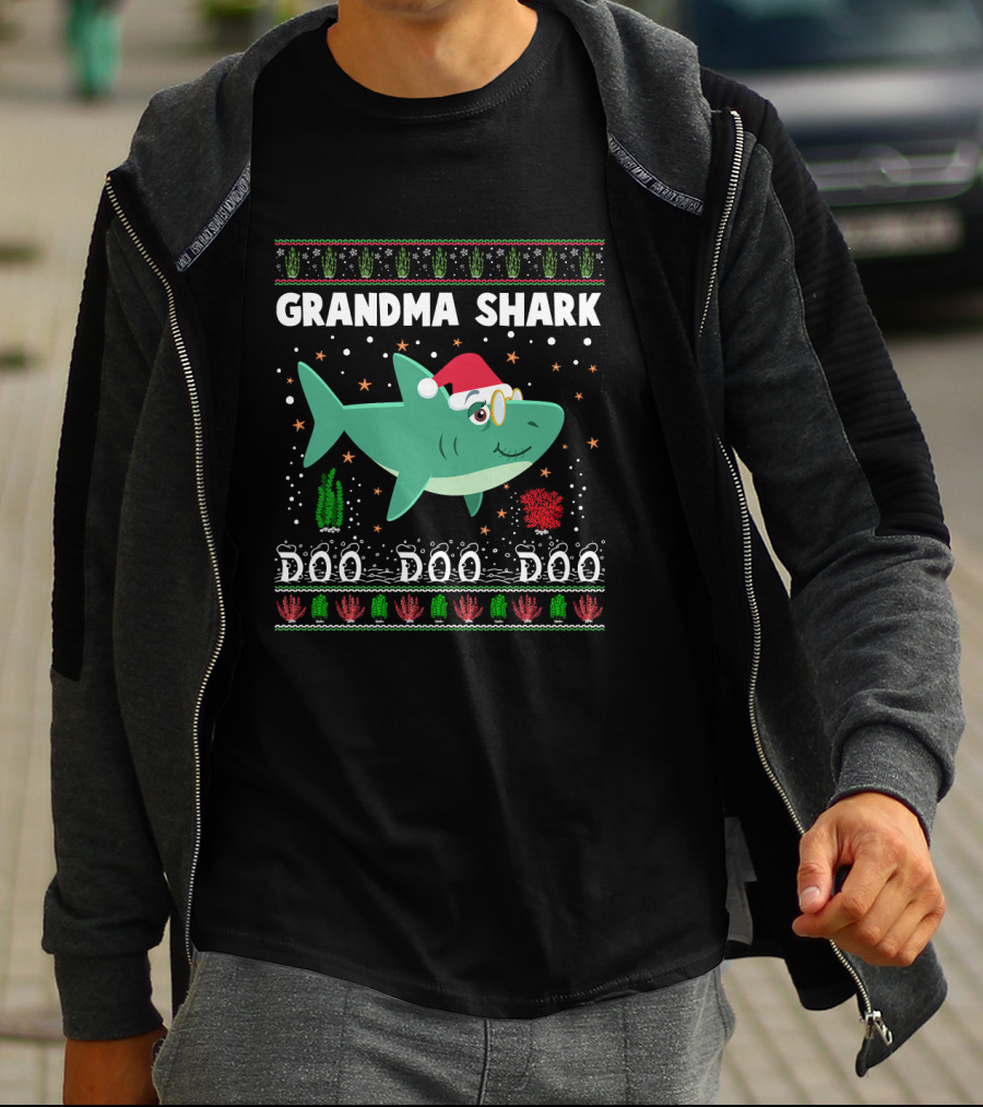 Grandma Shark Christmas Doo Doo Doo T-Shirt