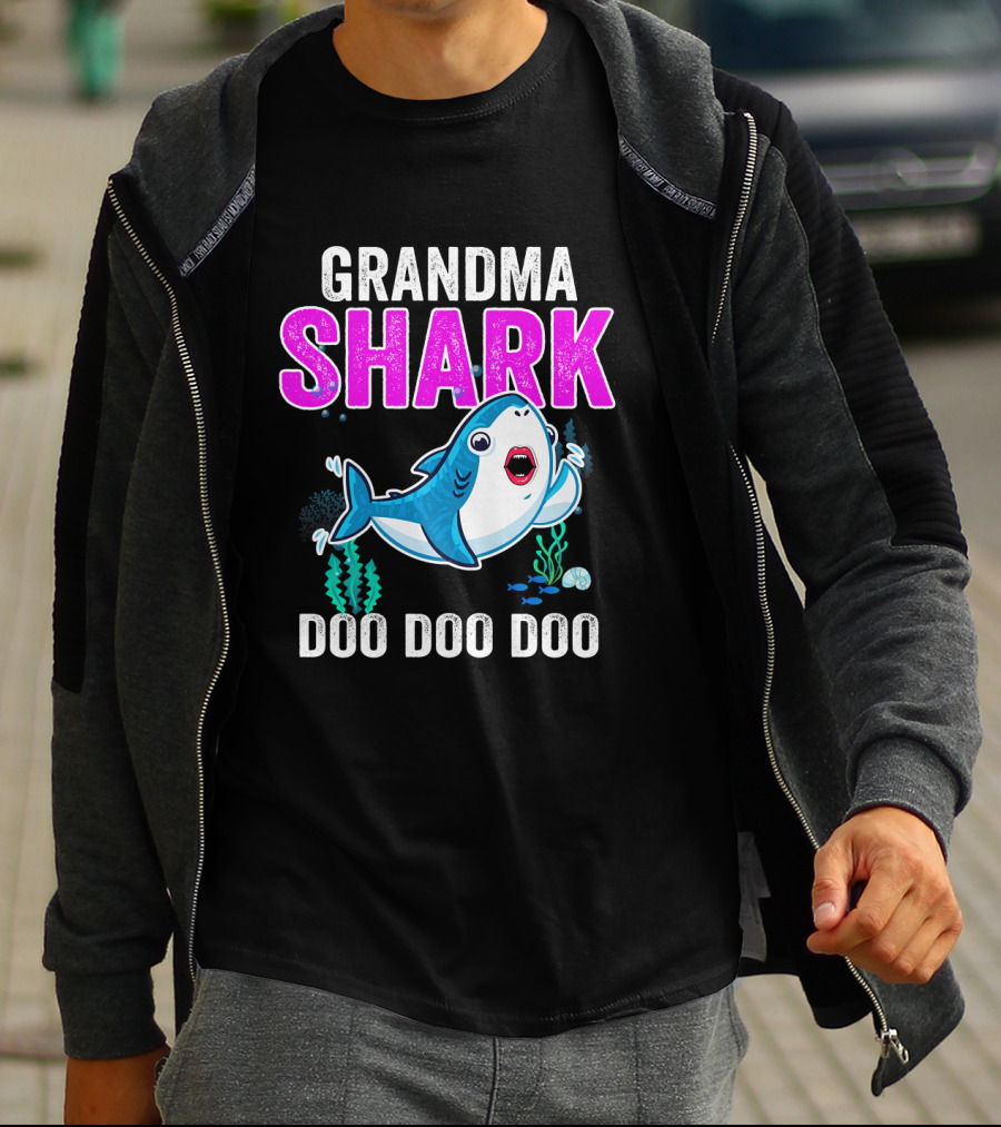 Grandma Shark Doo Doo Doo Christmas T-Shirt