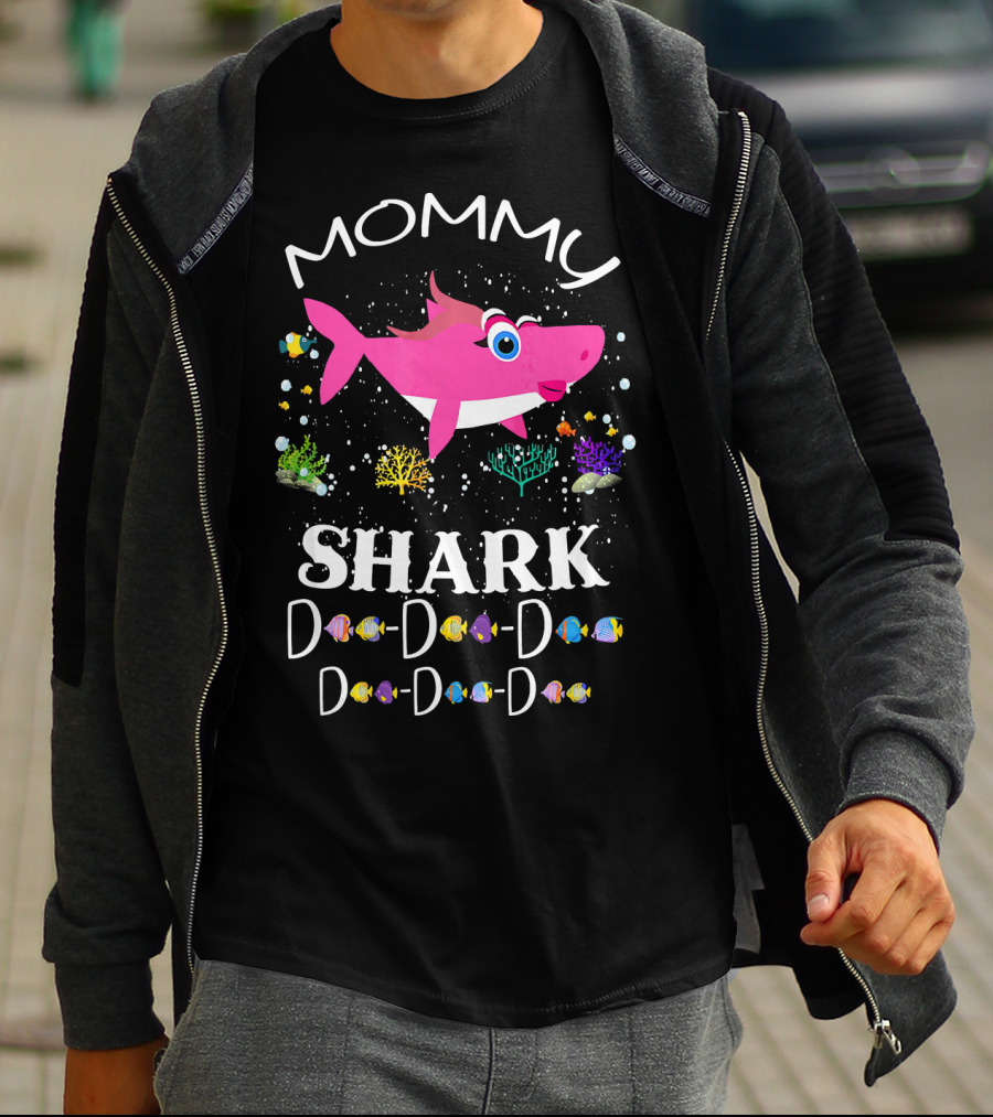 Mommy Shark Doo Doo Doo Colorful Underwater Scene T-Shirt