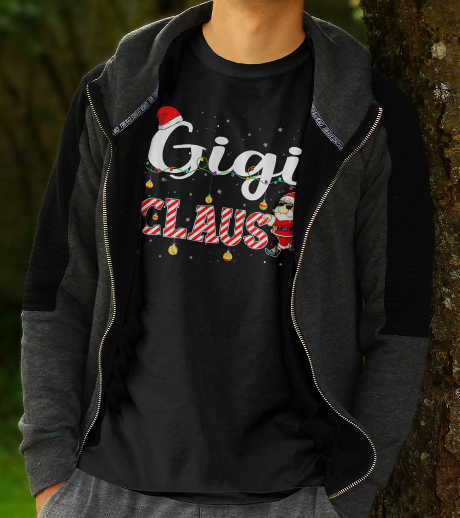 Gigi Claus Santa Hat Christmas Ornaments Snowflakes T-Shirt