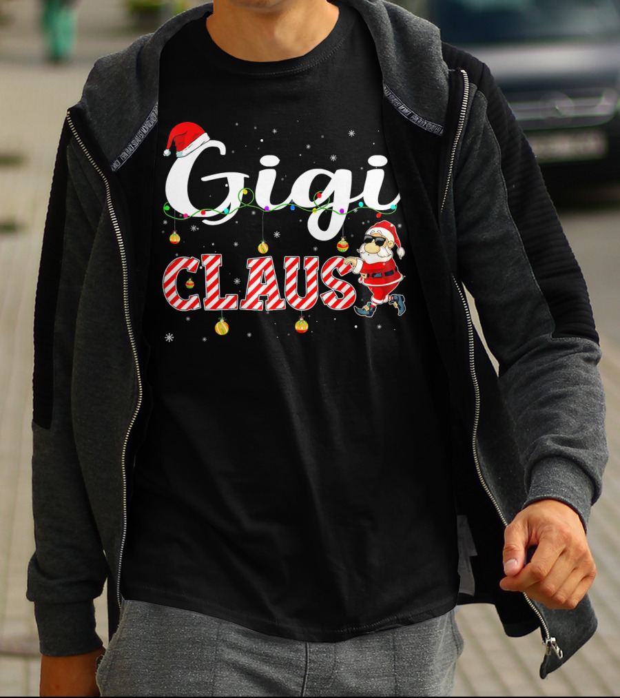Gigi Claus Santa Hat Christmas Ornaments Snowflakes T-Shirt