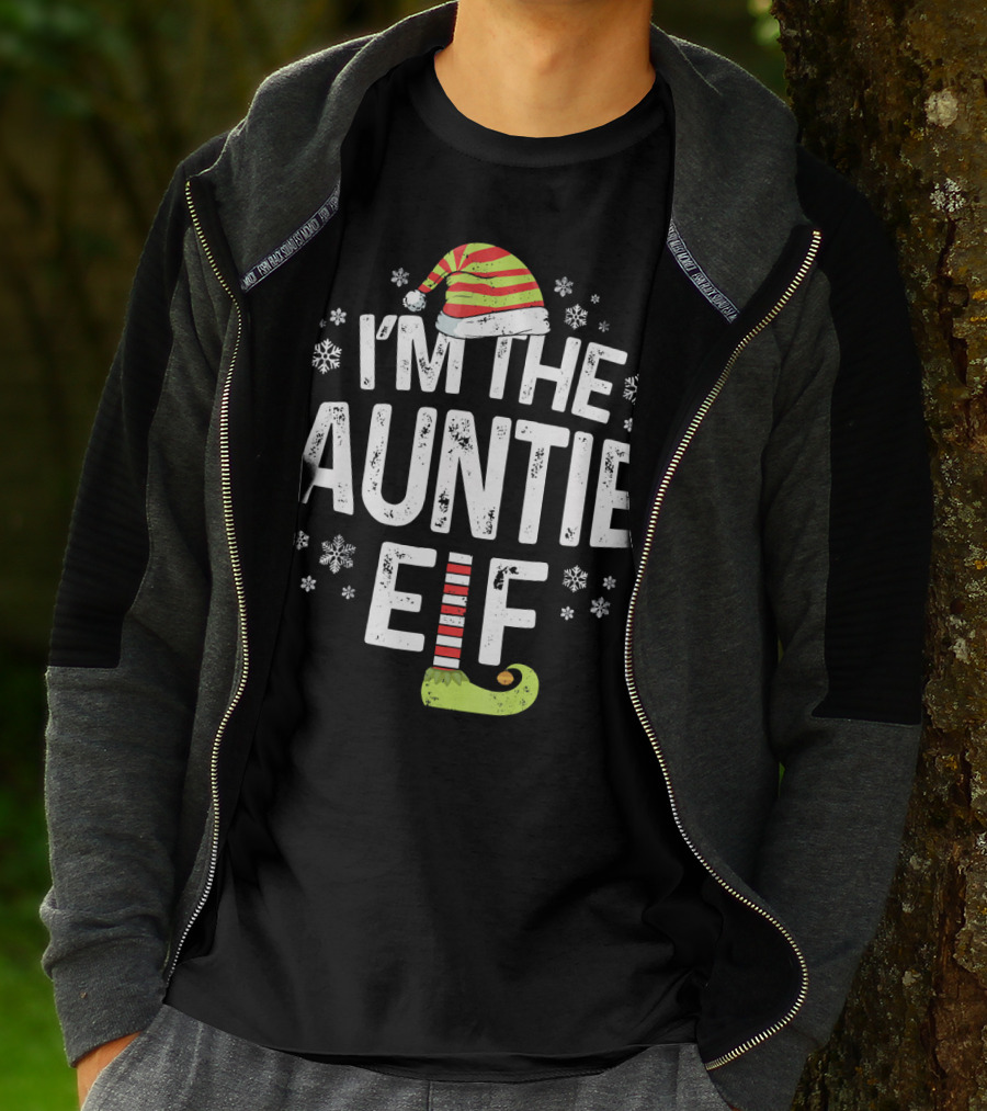 I'm The Auntie Elf Christmas Snowflakes Hat And Green Shoe T-Shirt