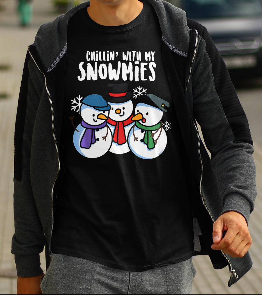Chillin' With My Snowmies Snowmen In Winter Hats And Scarves T-Shirt