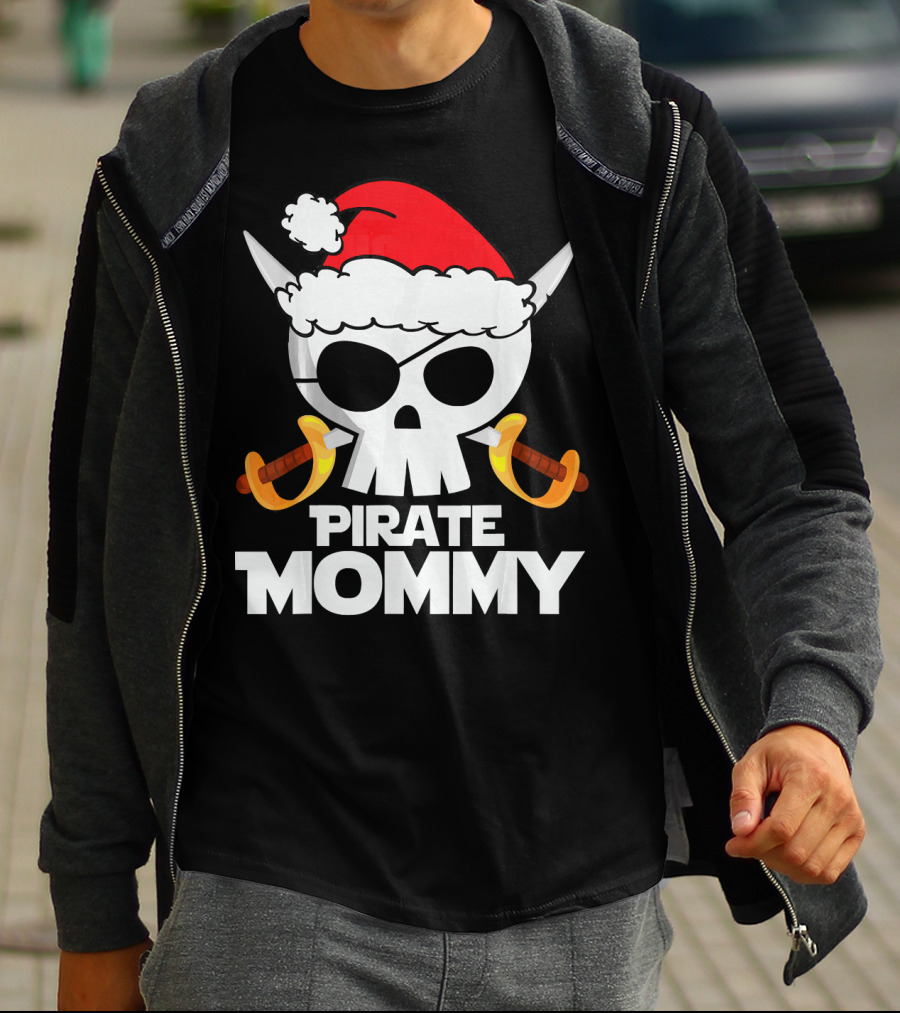 Funny Santa Claus Pirate Mommy Skull With Santa Hat And Swords T-Shirt