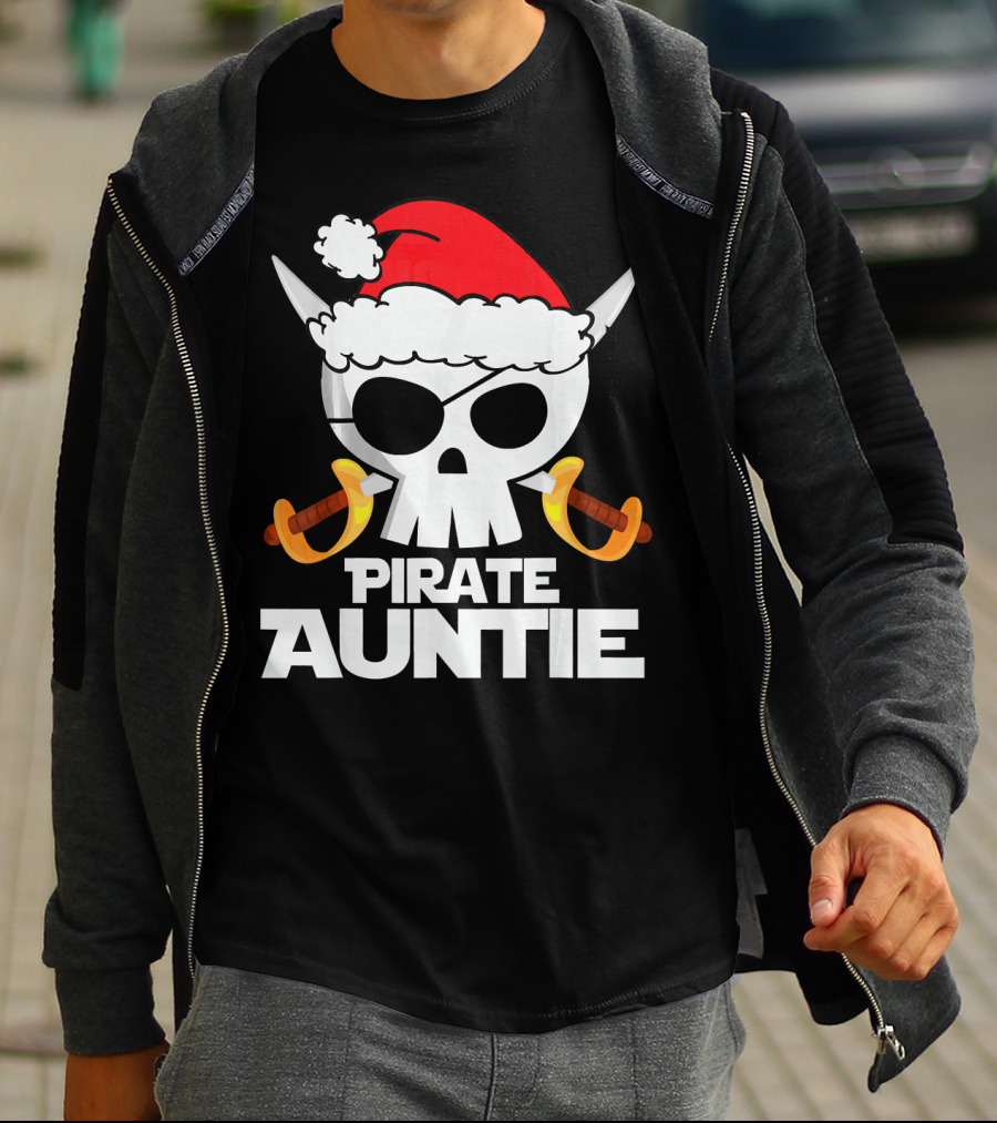 Pirate Auntie Christmas Skull Santa Hat Funny T-Shirt
