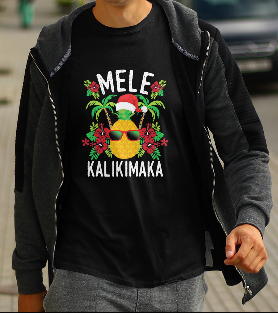 Mele Kalikimaka Hawaiian Pineapple Christmas Santa Hat Sunglasses Floral Decor T-Shirt