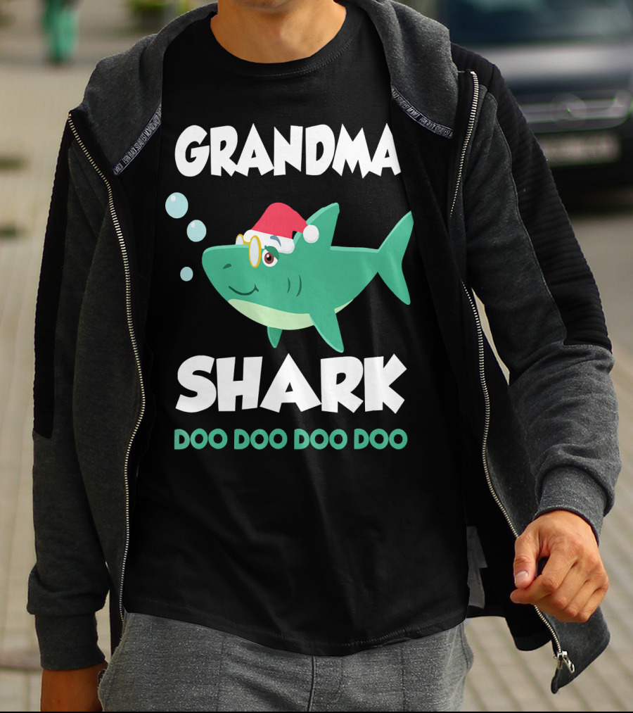 Grandma Shark Christmas Doo Doo Doo Doo Santa Hat T-Shirt