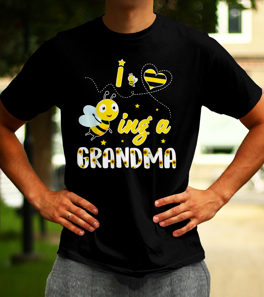 I Love Being A Great Grandma Bee-Themed Funny Family T-Shirt