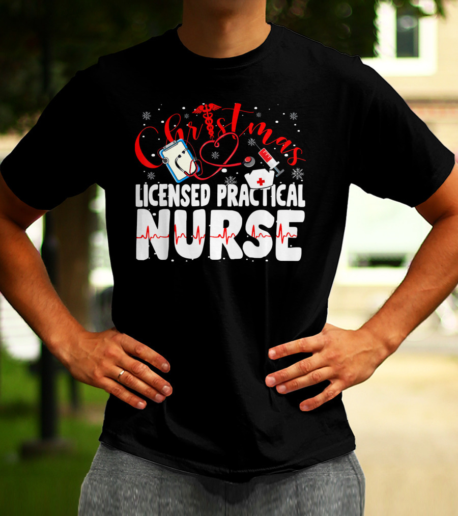 Christmas Licensed Practical Nurse Stethoscope Syringe Snowflakes T-Shirt