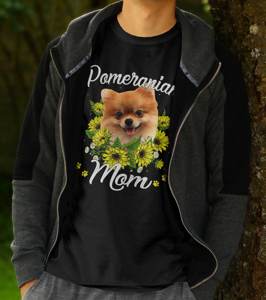 Pomeranian Mom Sunflowers Mother's Day T-Shirt