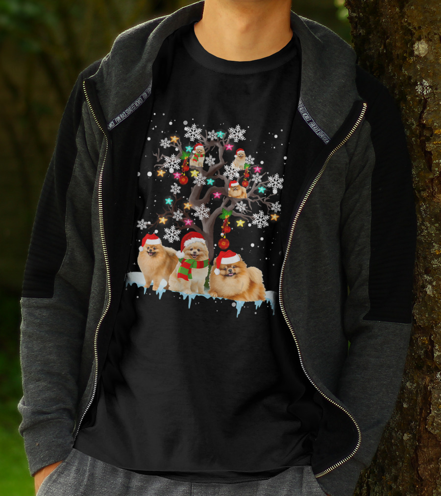 Pomeranian Santa Hat Snowflakes Christmas Tree T-Shirt