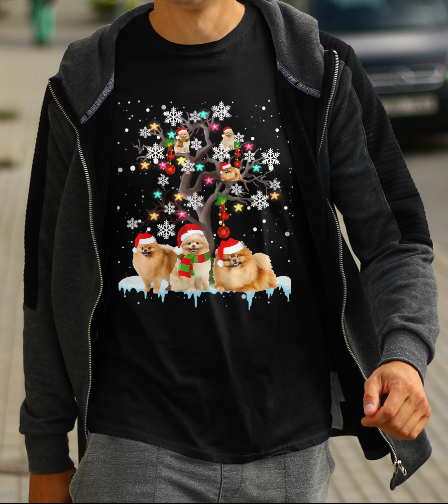 Pomeranian Santa Hat Snowflakes Christmas Tree T-Shirt