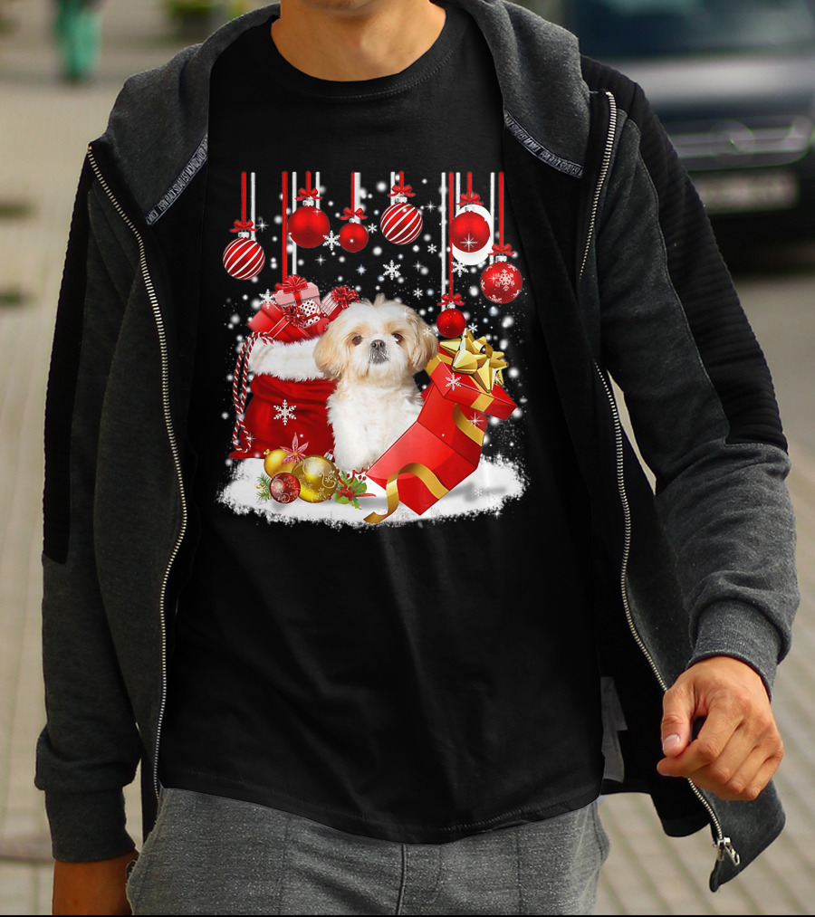 Shih Tzu Christmas Holiday Decorations With Dog And Festive Snow Ornaments T-Shirt