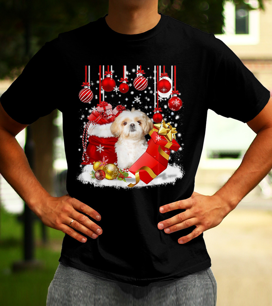 Shih Tzu Christmas Holiday Decorations With Dog And Festive Snow Ornaments T-Shirt