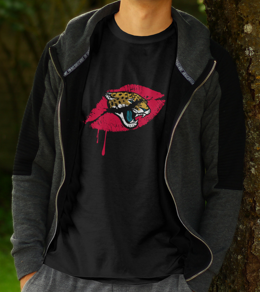 Jacksonville Jaguars Fierce Lip Art T-Shirt